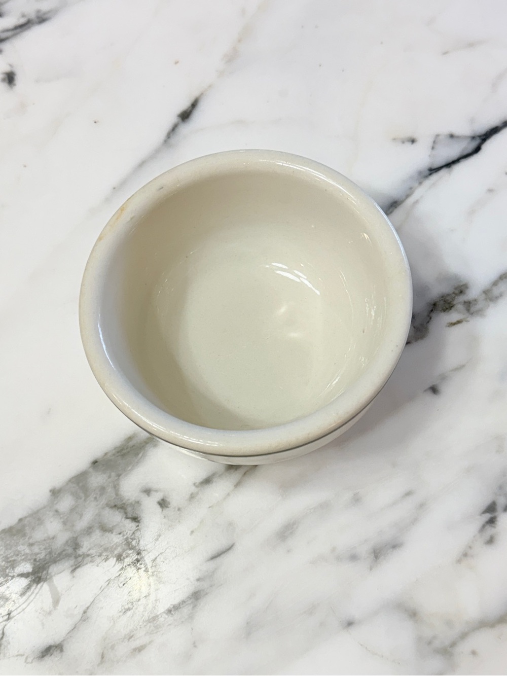 Vintage Thick Chunky White Restaurant Stoneware Bowl with Green Rim - Picture 13 of 16